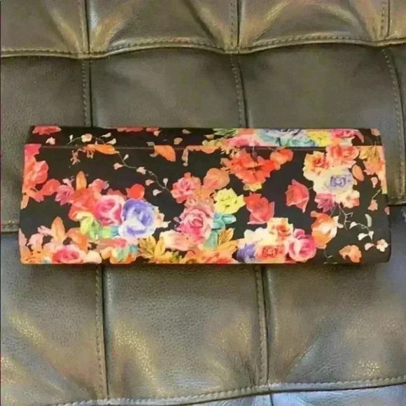 Lulu Townsend Floral Clutch Pink and Black - Picture 4 of 4
